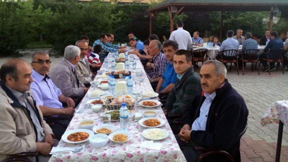 Afşin İlçe Milli Eğitim Müdürlüğü personellerine iftar yemeği düzenledi