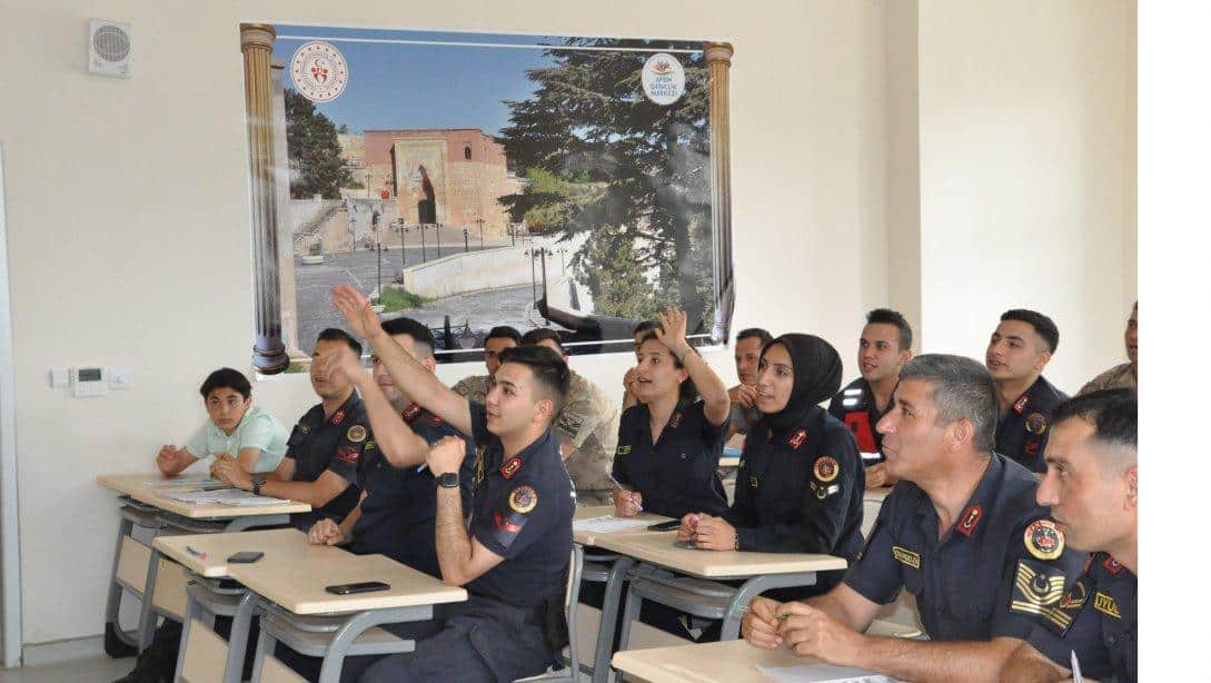 Jandarma Personeli Yabancı Dil Eğitimi Alıyor